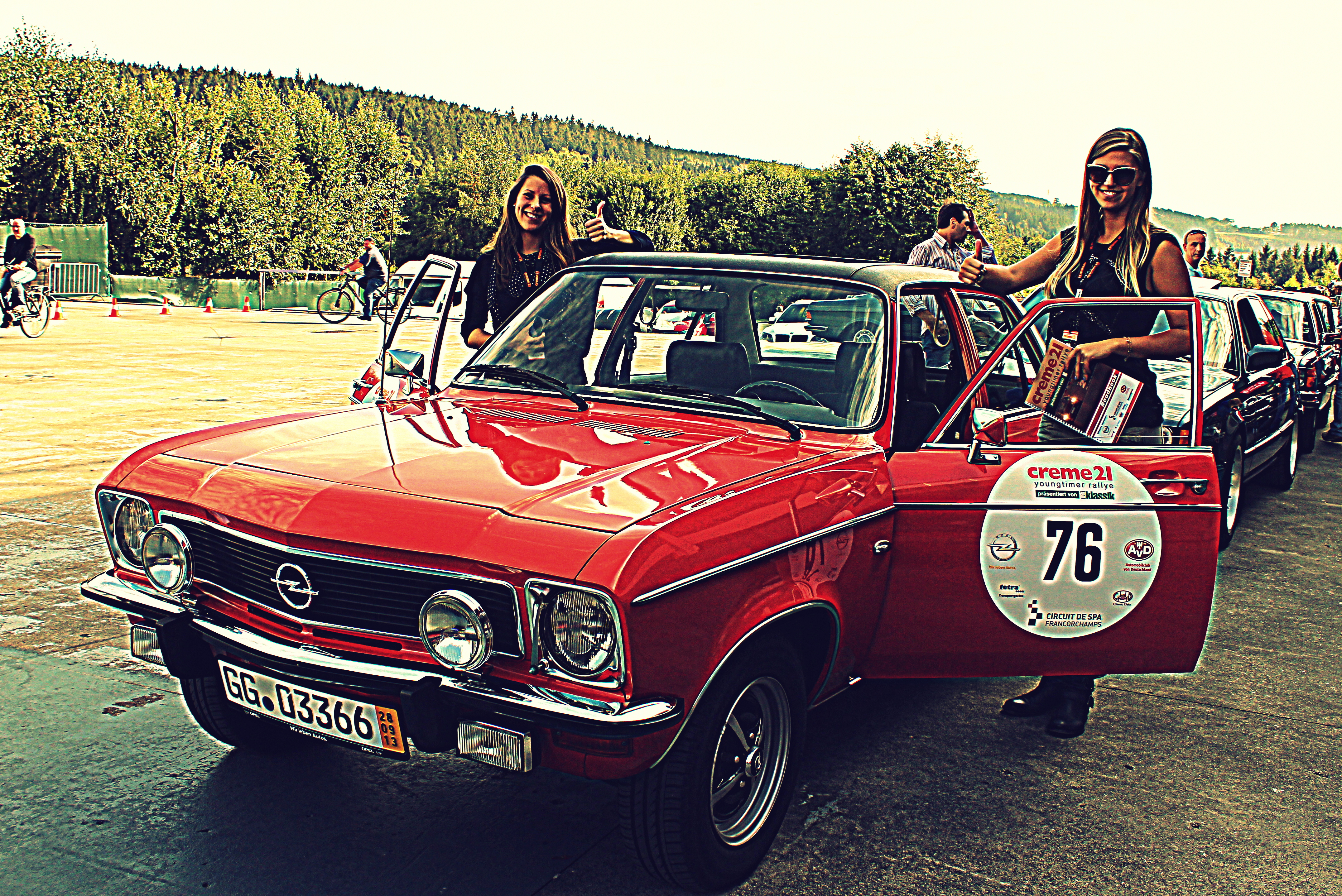 Bilder und Eindrücke zum ersten Tag der Creme 21 Youngtimer Rallye 2013